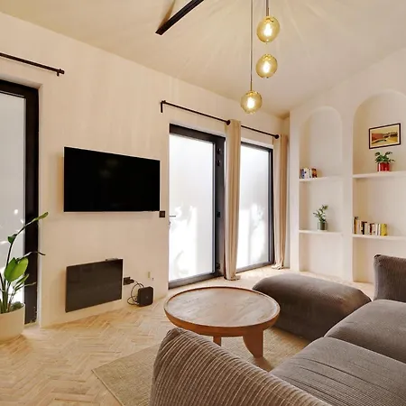 Pick A Flat's In Grands Boulevards- Rue Cadet *